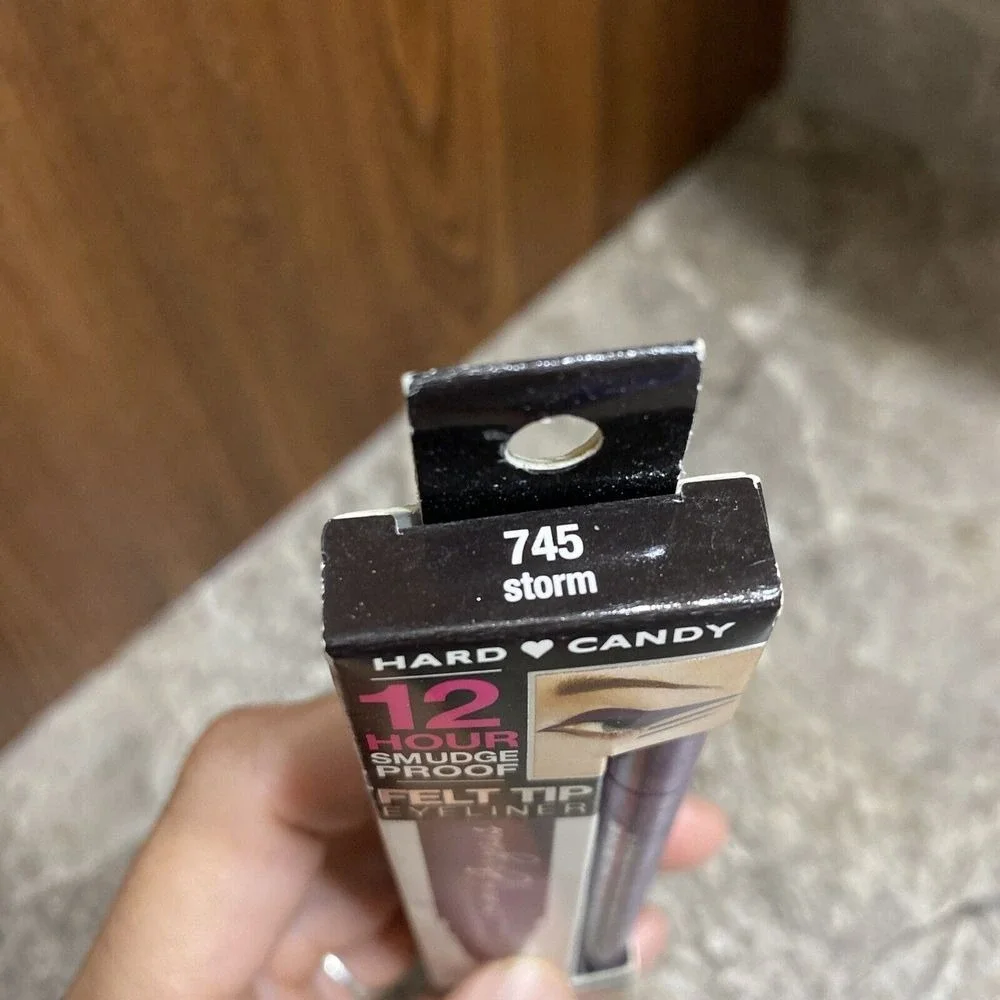 HARD CANDY Felt Tip Eyeliner 12 HR Smudge Proof (Purple) STORM #745 - NEW IN BOX